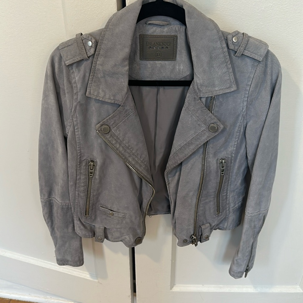 Adorable gray 100% leather jacket. XS